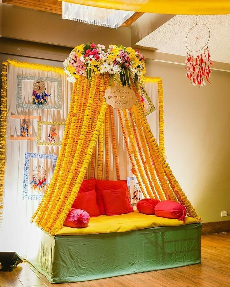 Haldi And Mehendi Decor Ideas For At Home Function Fab Weddings - Simple Mehndi Function Decoration Ideas At Home