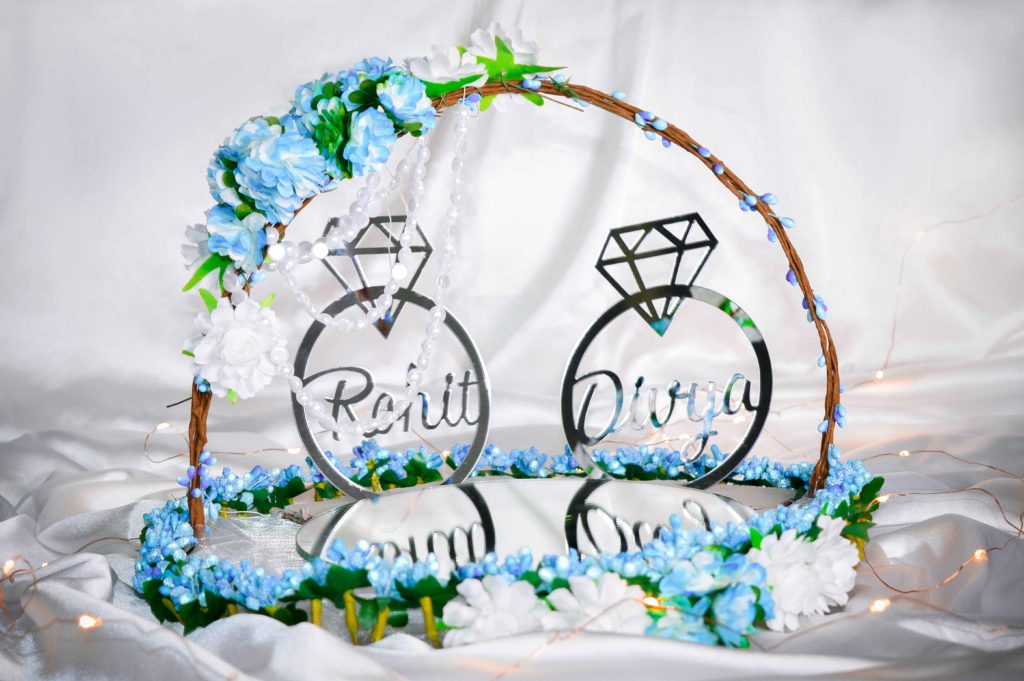 creative engagement ring tray 