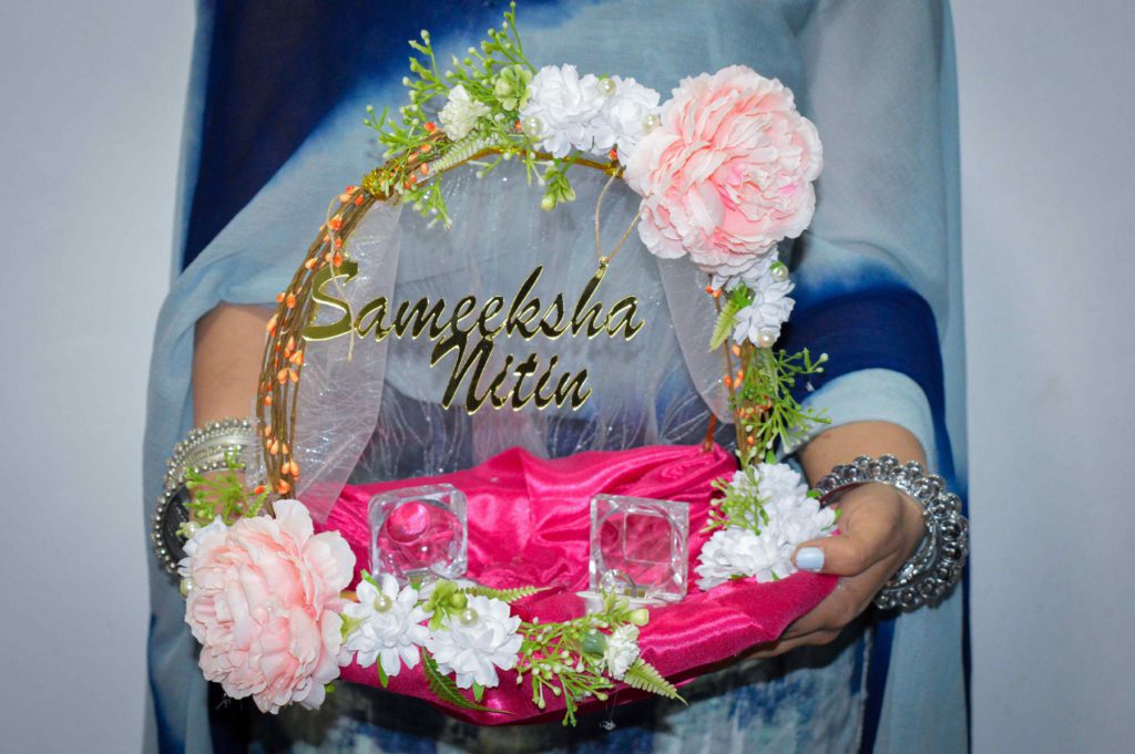Flower engagement ring platter 